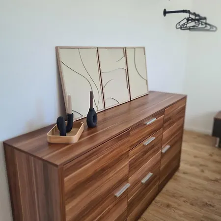 Connys Tal Apartament *